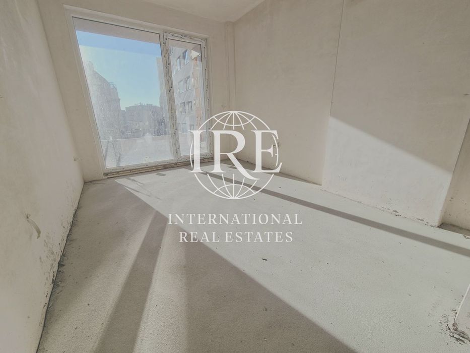 Продава се Двустаен апартамент в Варна, Левски - 72 кв.м за 1009 €/кв.м - Снимка #3