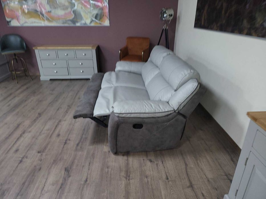 Сив диван тройка от кожа и плат с ръчен релакс механизъм