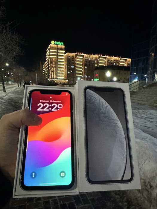 Продам Iphone XR