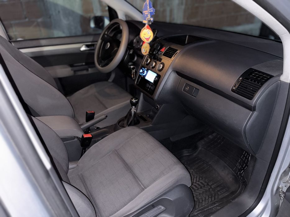 Vw touran facelift an 2009 motor 1,9 tdi 105 cp