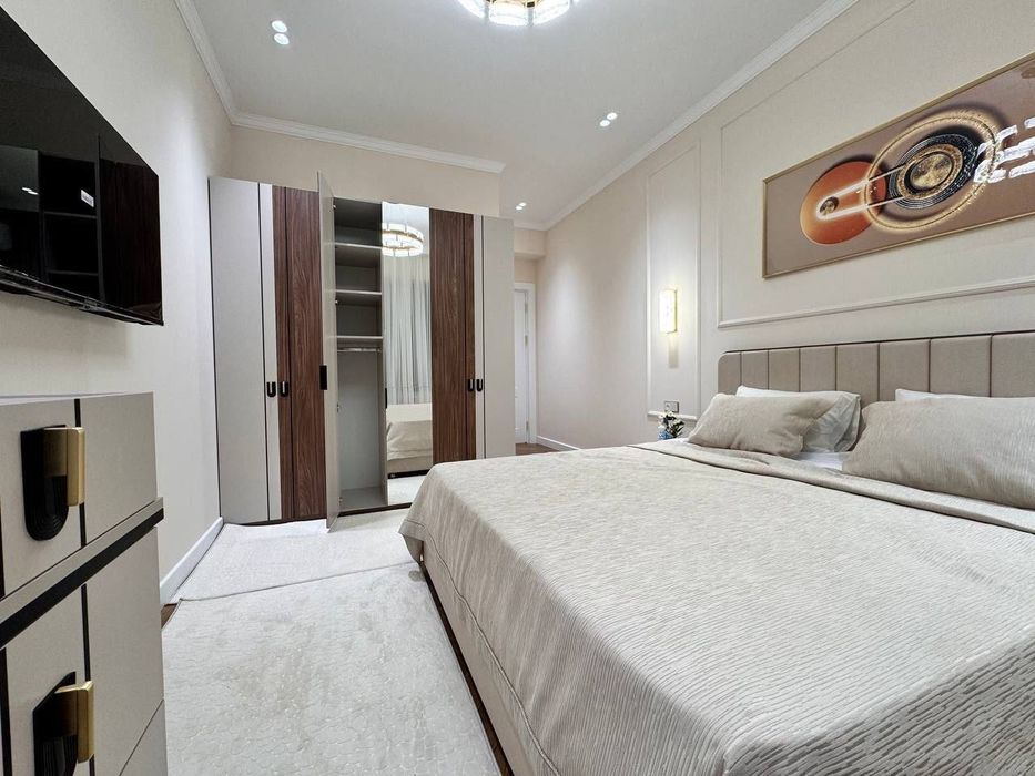 Продается 5ти ком квартира в новостройке, ор-р: Паркентский, 140м²