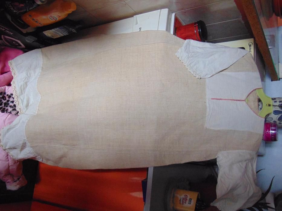 Женска риза от бабин чеиз, народна носия, сукман, престилка