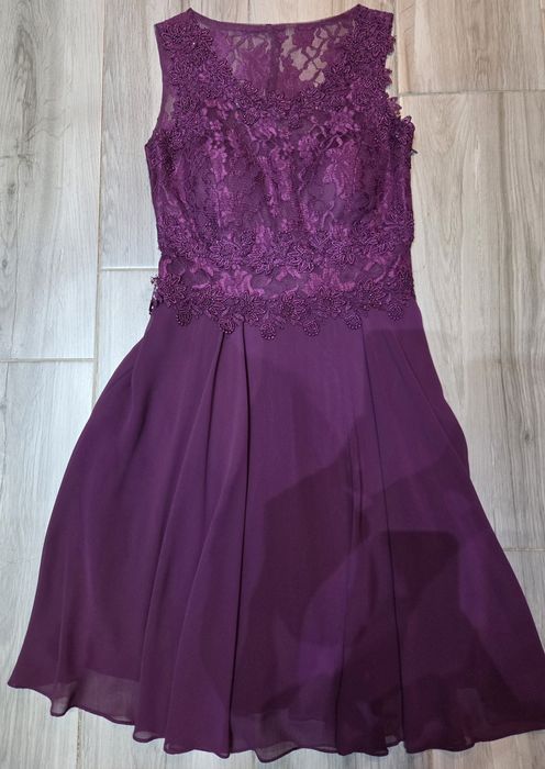 Къса официална рокля