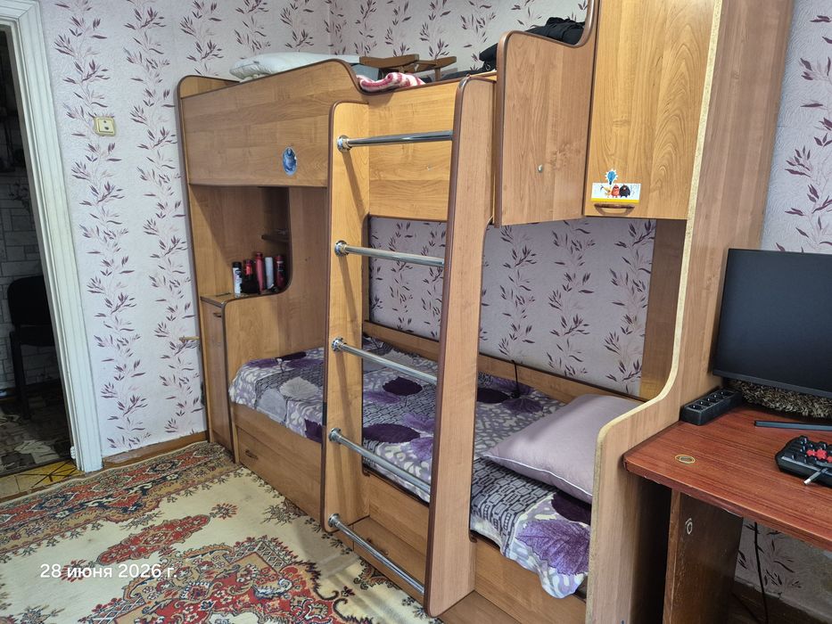 Кровать двухъярусная