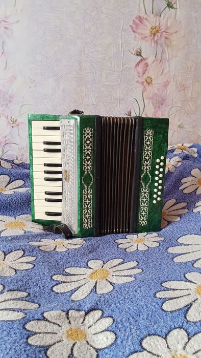 Продам акардион Малыш