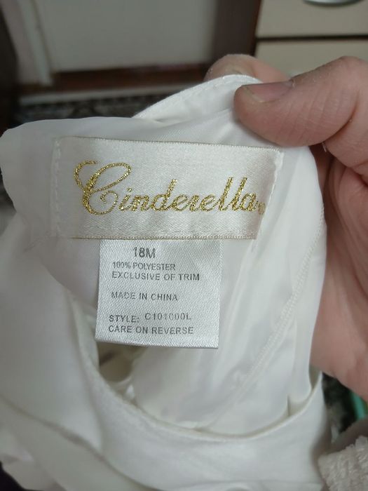 Продаются нарядные платья