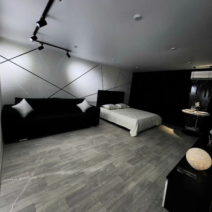 Черно -белая студия для влюблённых