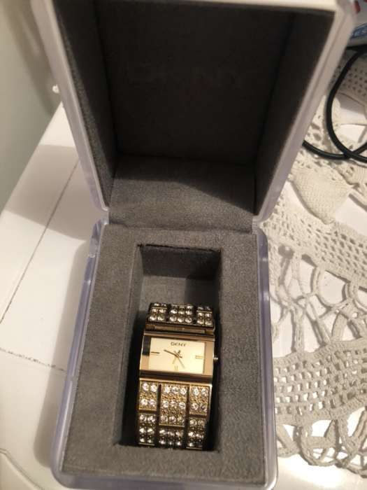 Ceas Dkny nou auriu