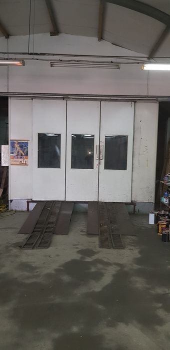 Хале-автобояджийски сервиз