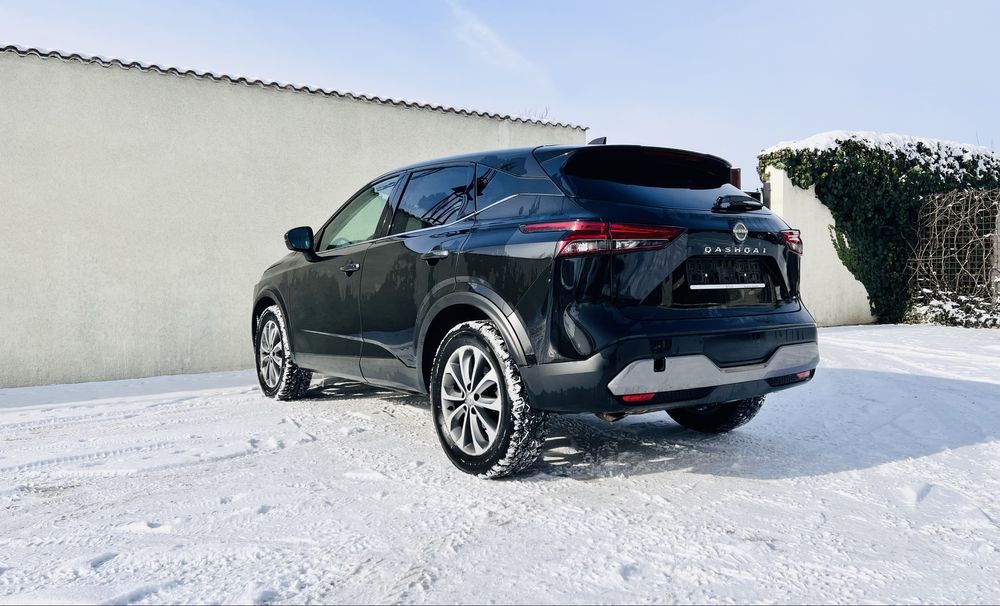 Nissan Qashqai Hibrid automat 21753 km usor avariat