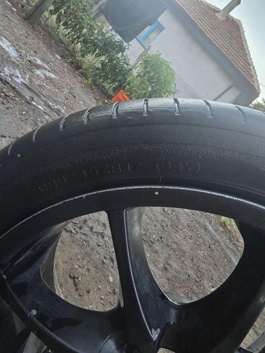 Продавам джанти 225/50 R17 гумите са в добро състояние ще изкарат  още едно лято,телефон за връзка 0877651008!!