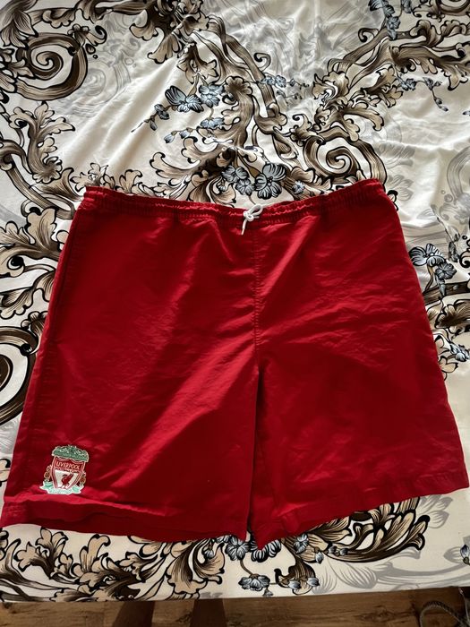 Оригинални бермуди/ къси гащи на Liverpool