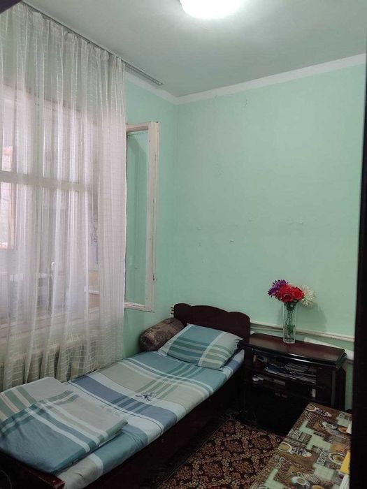 Zangiotada 1 xona uy sotiladi