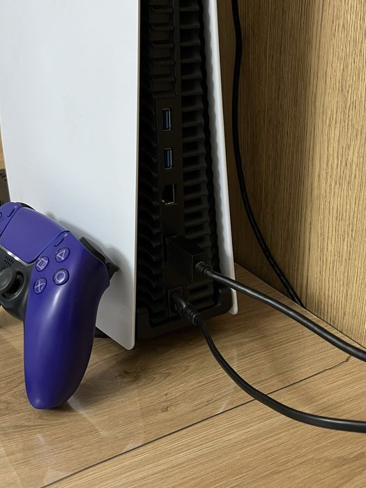 Продаю ПС 5 с 7 играми. PS5, PlayStation