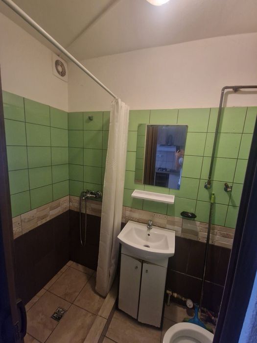 Închiriez garsoniera pe Borsului
