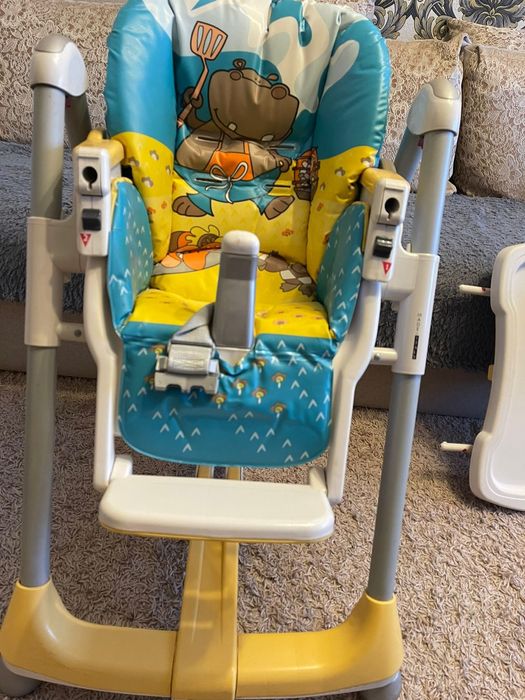 Продам стульчик для кормления срочно