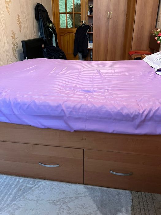 Кровать двуспальная