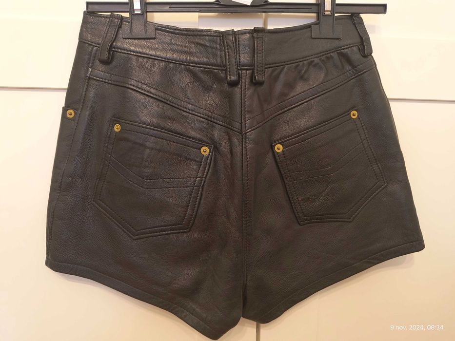 Pantaloni scurți din piele, made in Italy