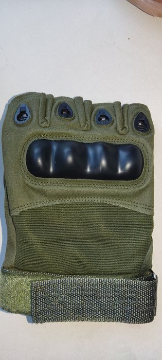 Зимние тёплые перчатки