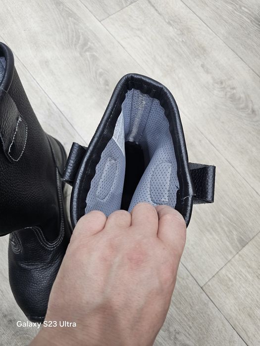 Продам ботинки рабочие