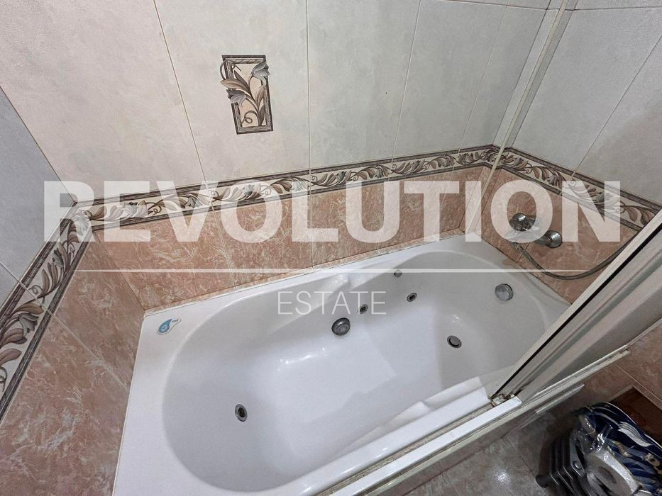 Четиристаен апартамент в района на Чаталджа!