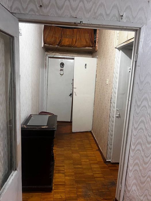 Продаю квартиру юнусабад-17  1/5/5 балкон 2/3