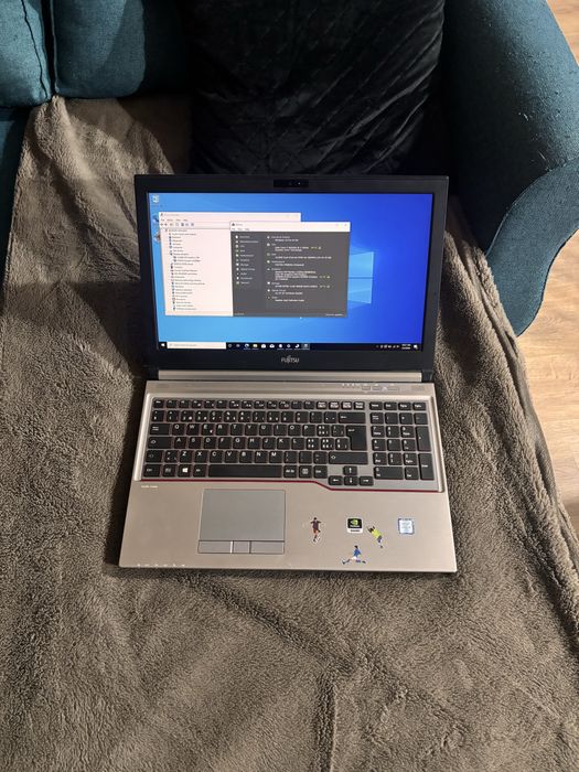 Fujitsu• i7-6720HQ• Nvidia 4Gb• 16gb ram• SSD 512• Workstation/Gaming