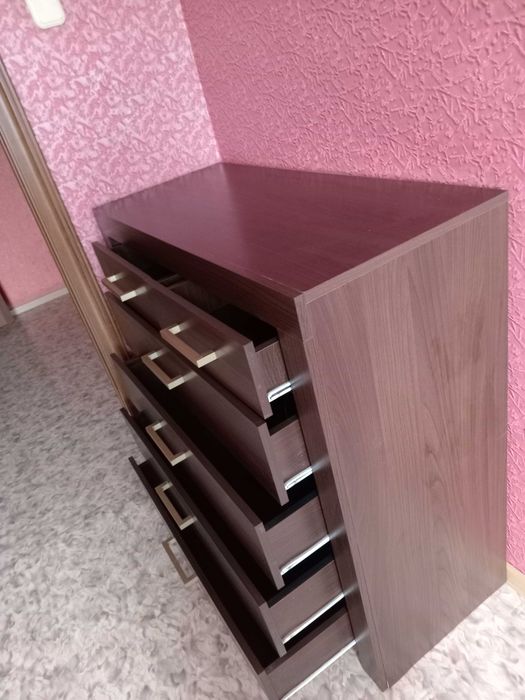 Комод и плательный шкаф