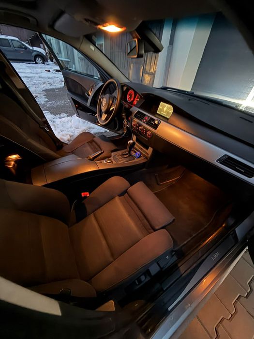 Vand sau schimb cu ceva mai nou bmw seria 5 E60 din anul 2005