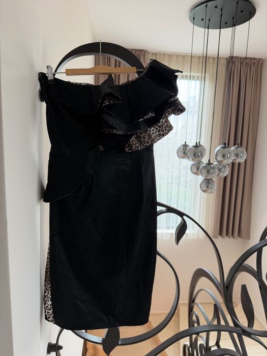 Официална рокля