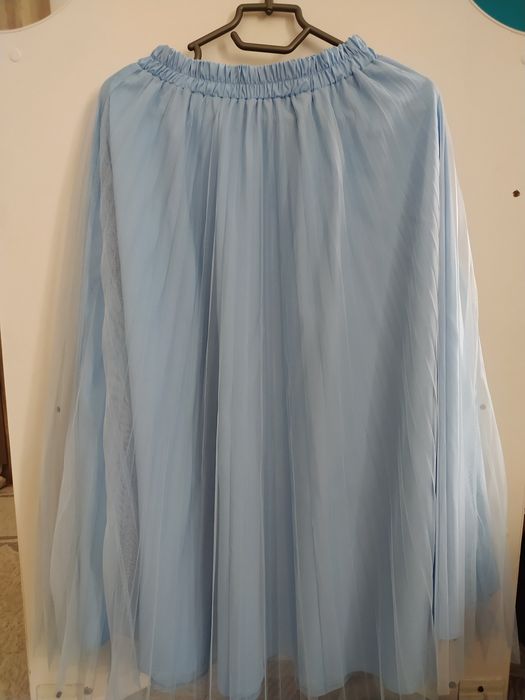 Продам платье, кожанку, тройку