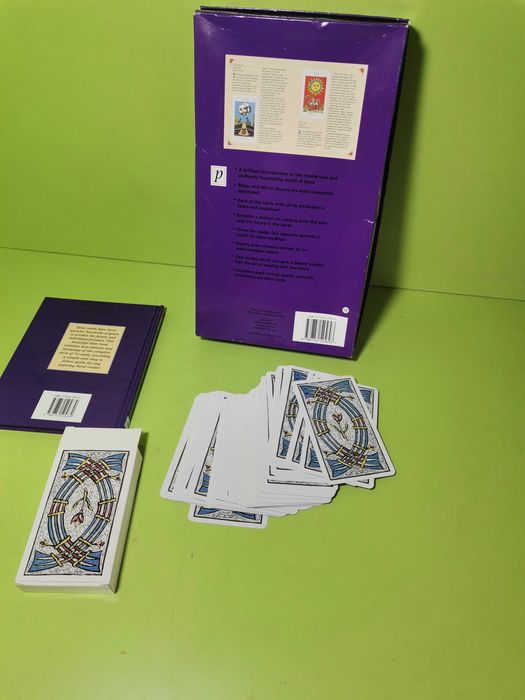 Carti Tarot Jonathan Dee. Set Tarot ilustrat, ghid ilustrat în engleză