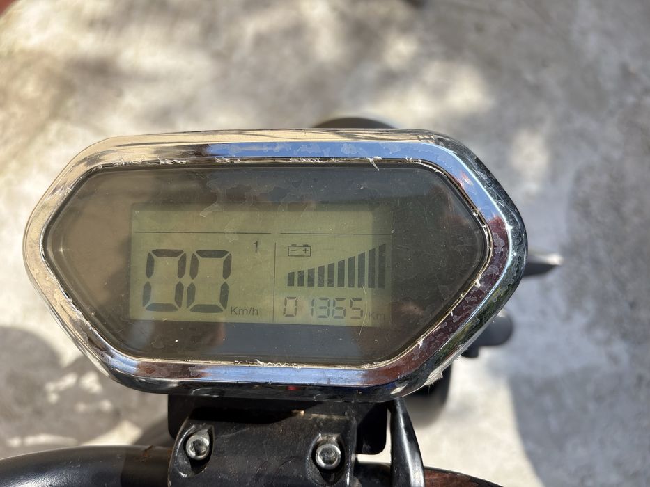 De vânzare: Moped / Scuter Electric 1500W – Model 2023 (Rulaj foarte mic)