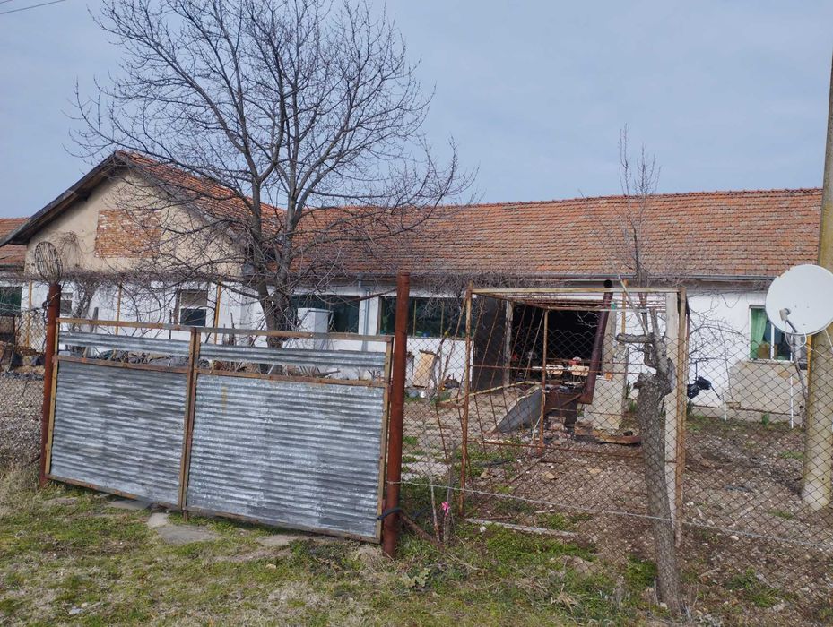 Продава се Къща в Ивайловград - 700 кв.м за 59 €/кв.м - Снимка #4