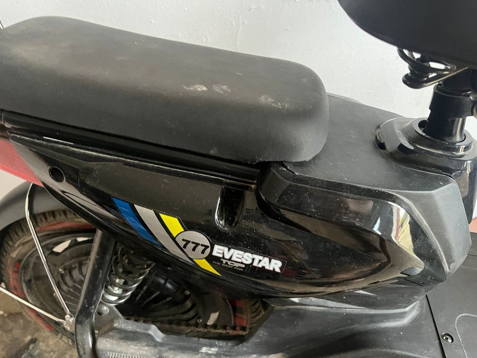 Скутер на тараза