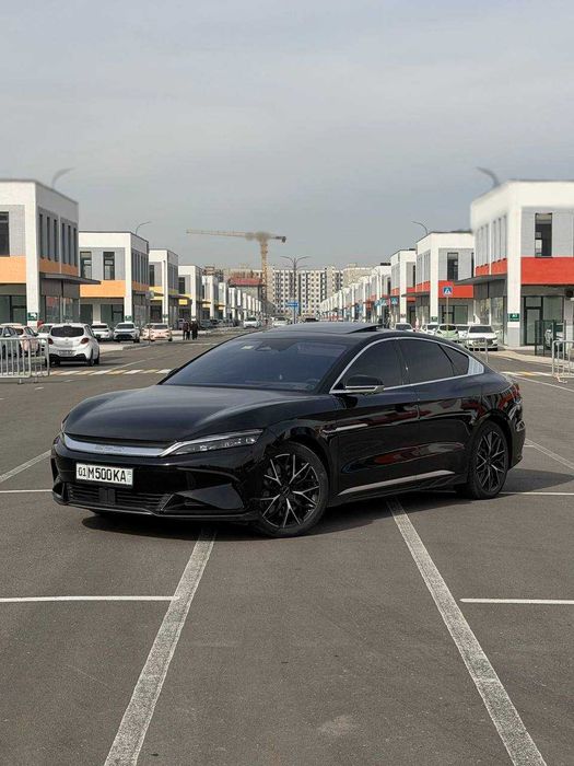 Расрочка ХАН два мотора черный 2023 год