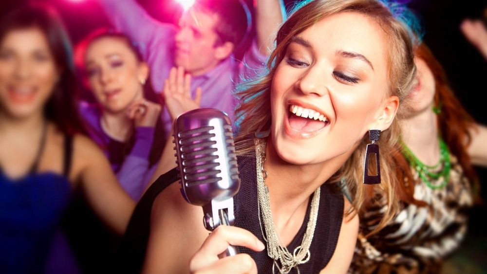 компьютерный кейс с установкой программы  encore (караоке) на борту