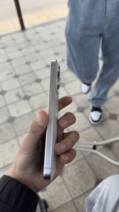 Iphone 15 pro max white