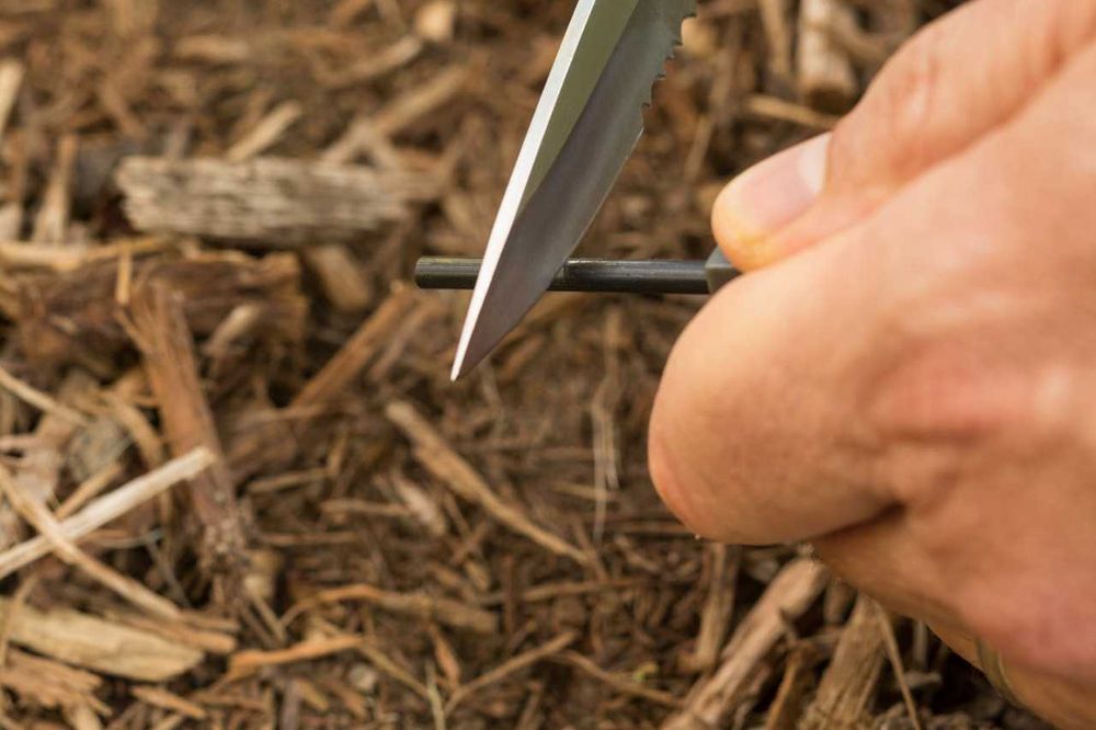 Сгъваем Трион  Smith's USA с магнезиева запалка и точило -20 см острие