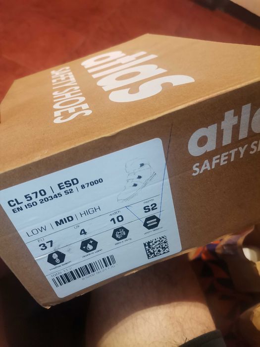 Bocanci atlas bombeu metal