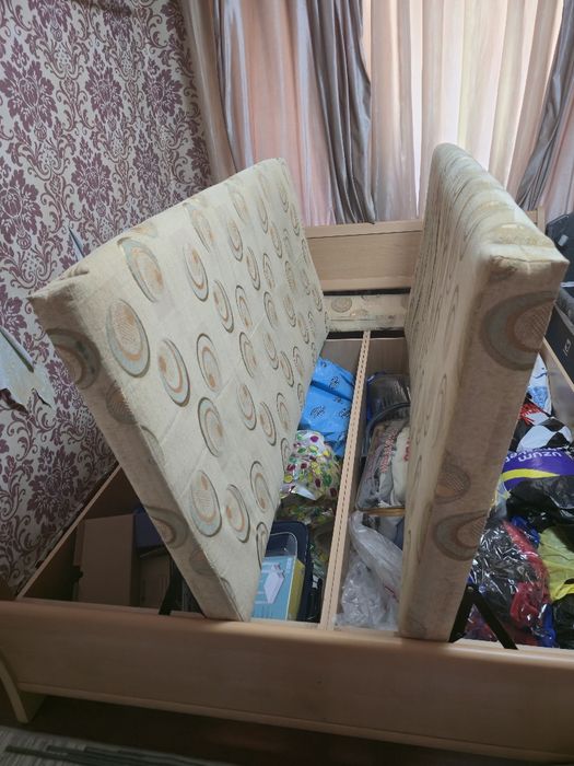 Продаётся 2 спальная кровать