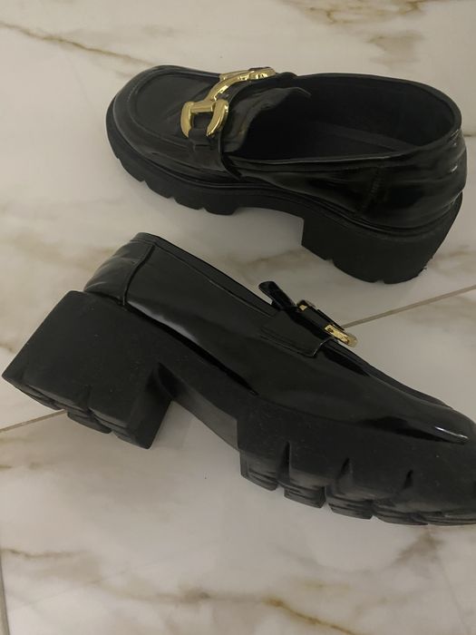 Женские лоферы стильные