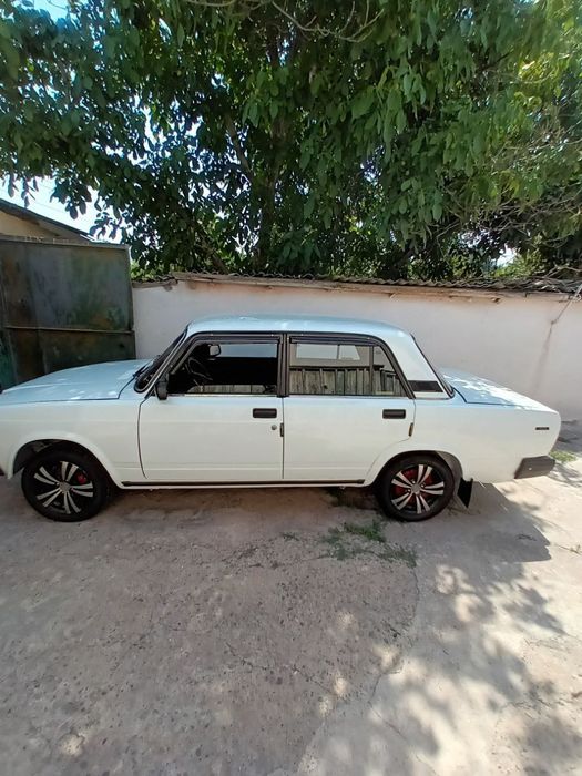 Прадаю ваз 2107 вхорошем состояние