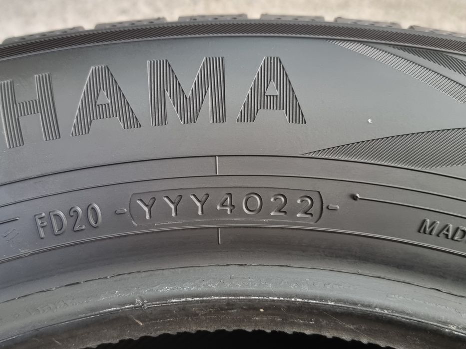 205/60/16 Yokohama 2Броя: 90€ 7мм