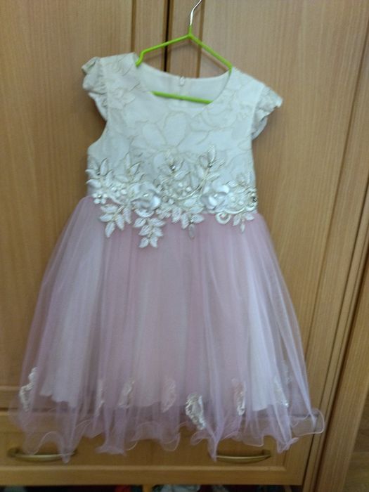 Одежда  на 3-4 годика