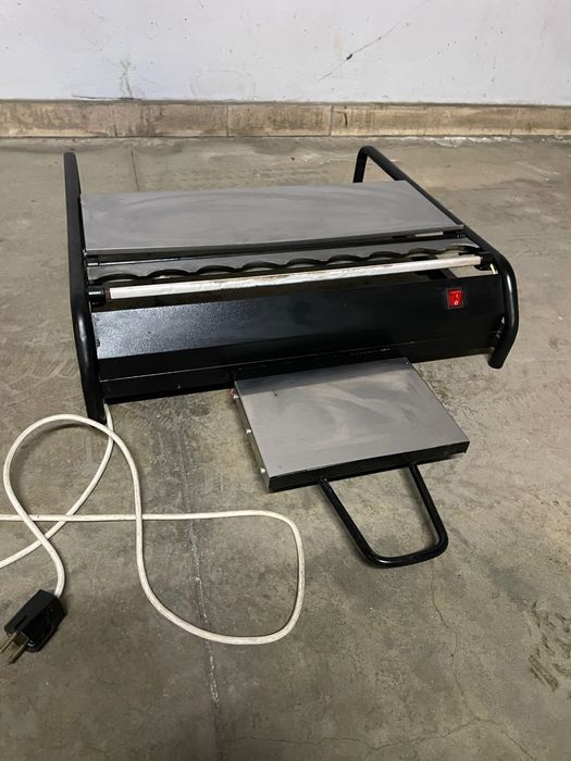 Машина за ръчно опаковане стреч фолио