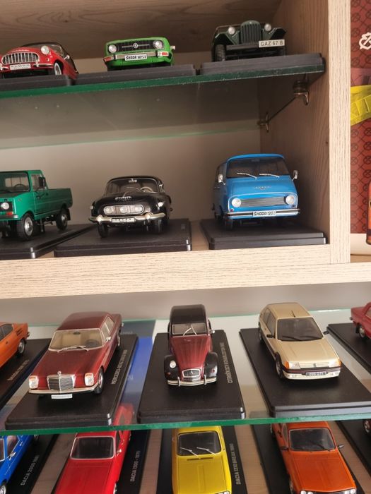 DACIA. Vind schimb machete .