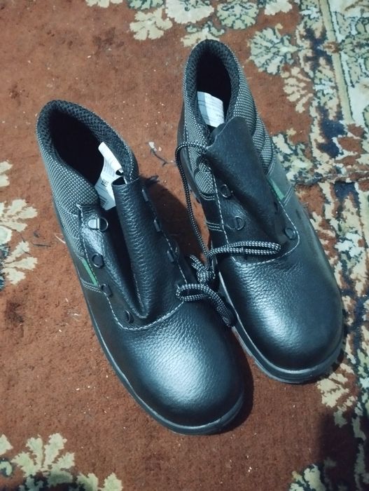 Продам обувь рабочую