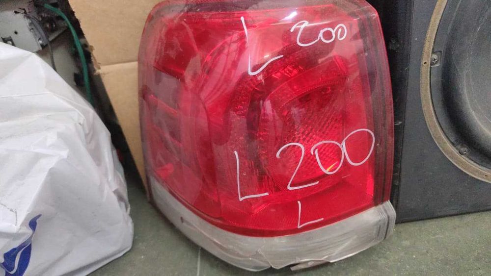 Задняя фара на Тойота Лэнд Круйзер 200