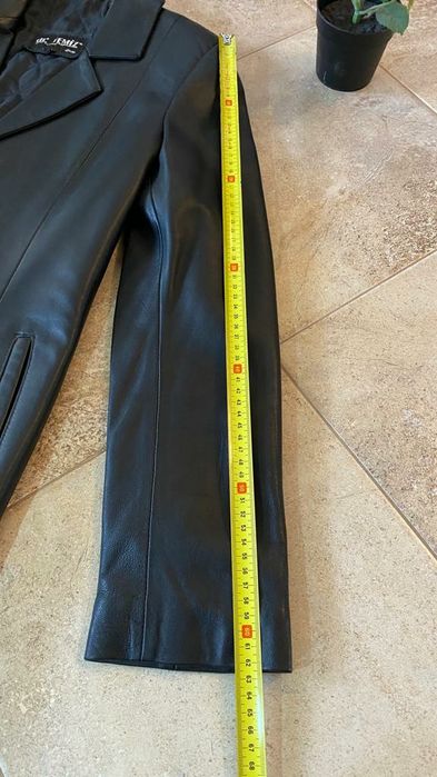 Haina dama piele foarte frumoasa marimea M